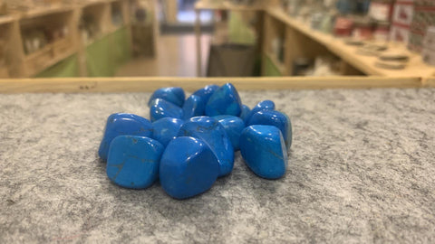Howlite blu